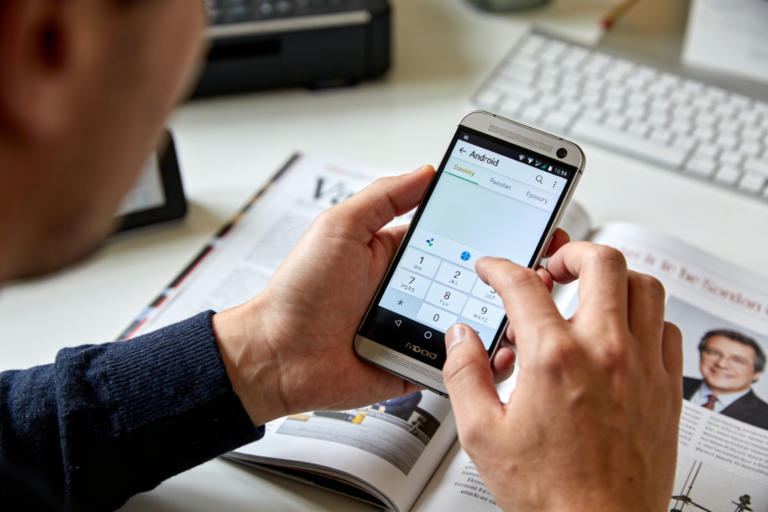 Leia mais sobre o artigo Galaxy S25 em 2026: quanto vale a pena pagar agora?