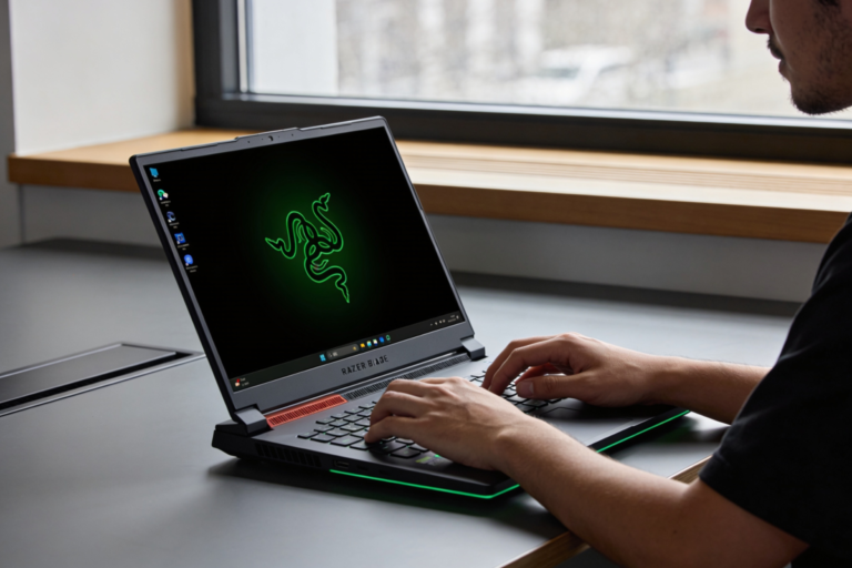 Leia mais sobre o artigo Razer Blade 18 (2026) vale a pena? Análise do notebook que promete desktop